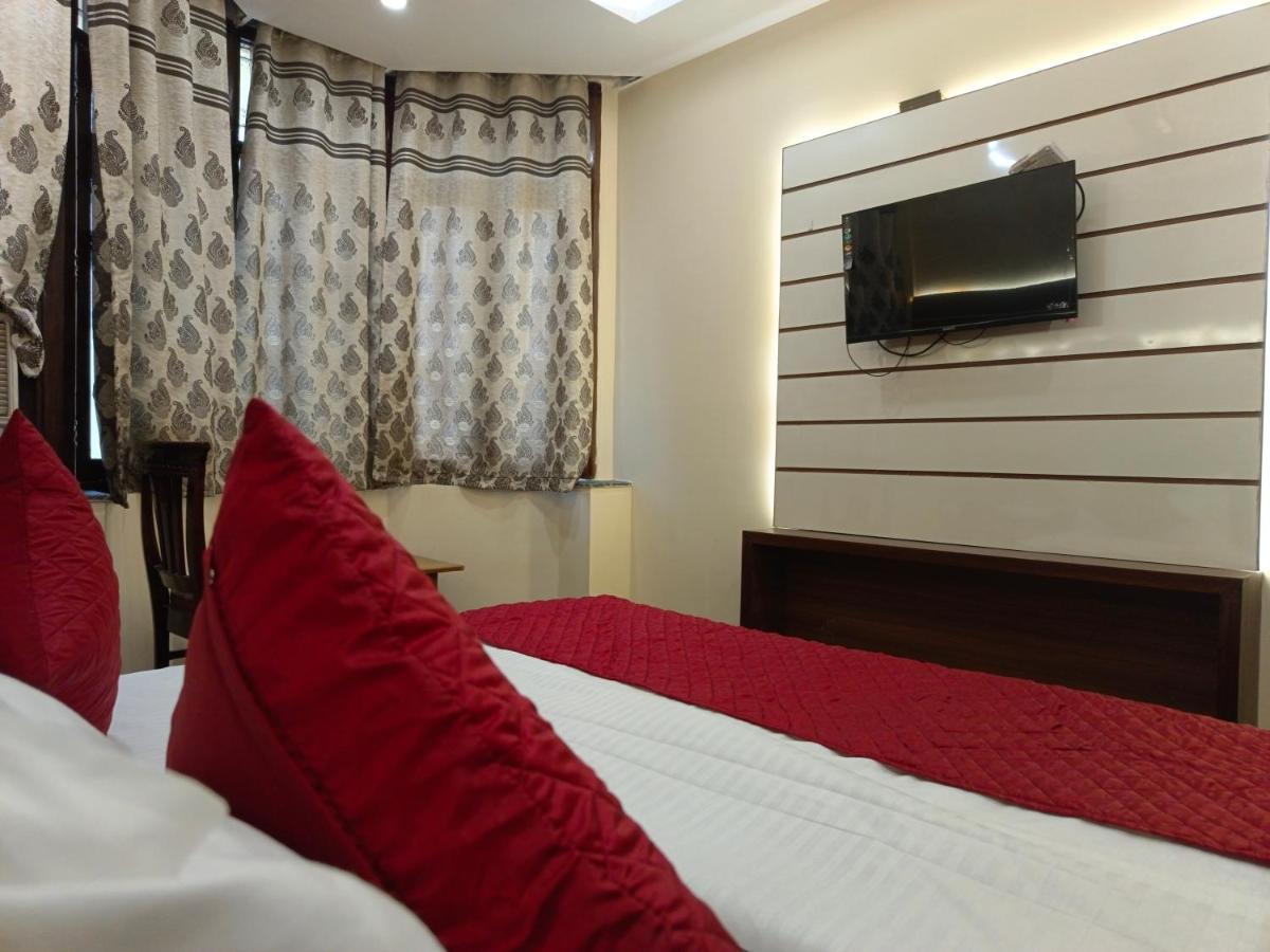 Hotel Batra Home Nizamuddin นิวเดลี ภายนอก รูปภาพ