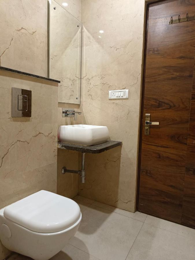 Hotel Batra Home Nizamuddin นิวเดลี ภายนอก รูปภาพ