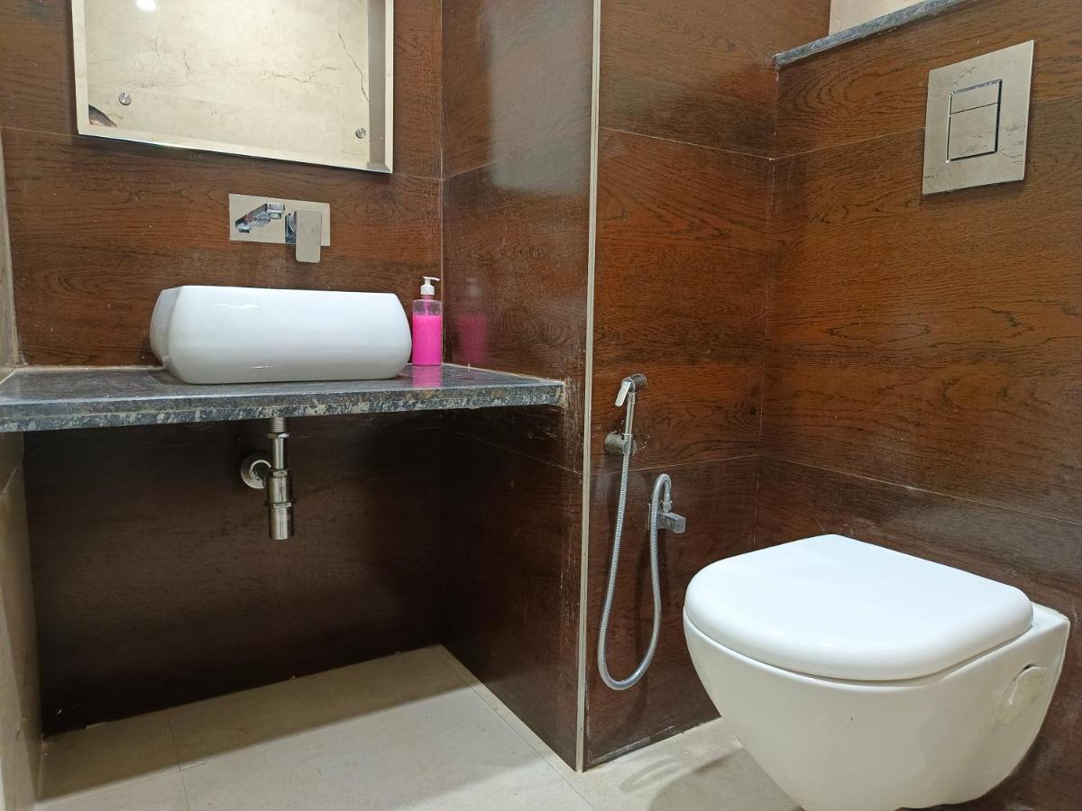 Hotel Batra Home Nizamuddin นิวเดลี ภายนอก รูปภาพ