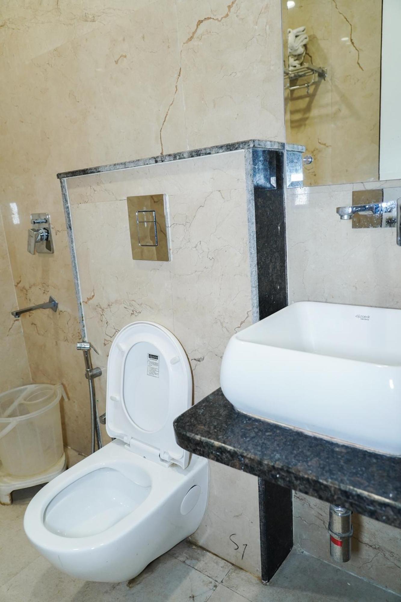 Hotel Batra Home Nizamuddin นิวเดลี ภายนอก รูปภาพ