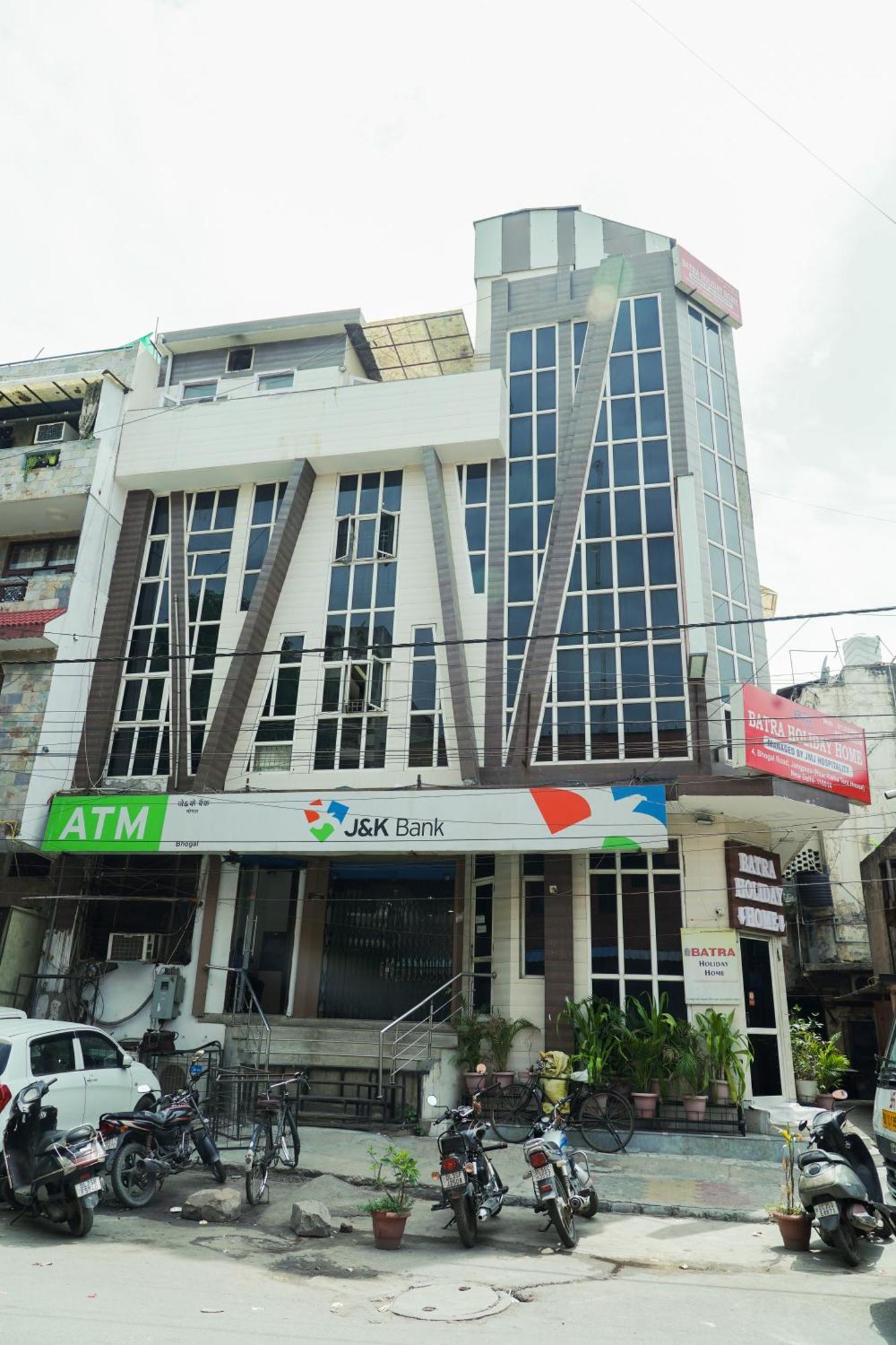 Hotel Batra Home Nizamuddin นิวเดลี ภายนอก รูปภาพ