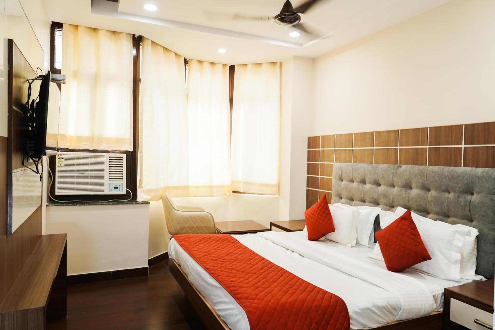 Hotel Batra Home Nizamuddin นิวเดลี ภายนอก รูปภาพ