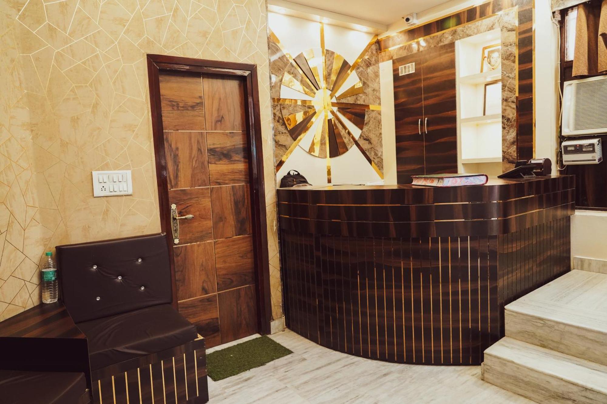 Hotel Batra Home Nizamuddin นิวเดลี ภายนอก รูปภาพ